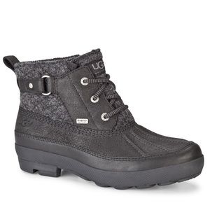 UGG Lina Boot Size 7 Event Waterproof